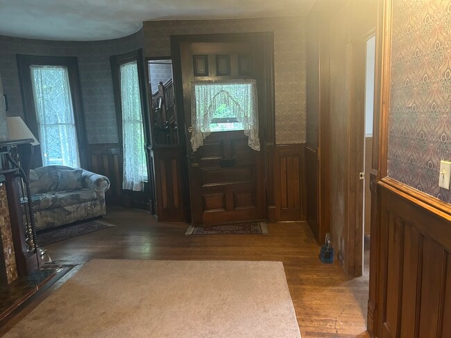 Building Photo - 29 Clarke St