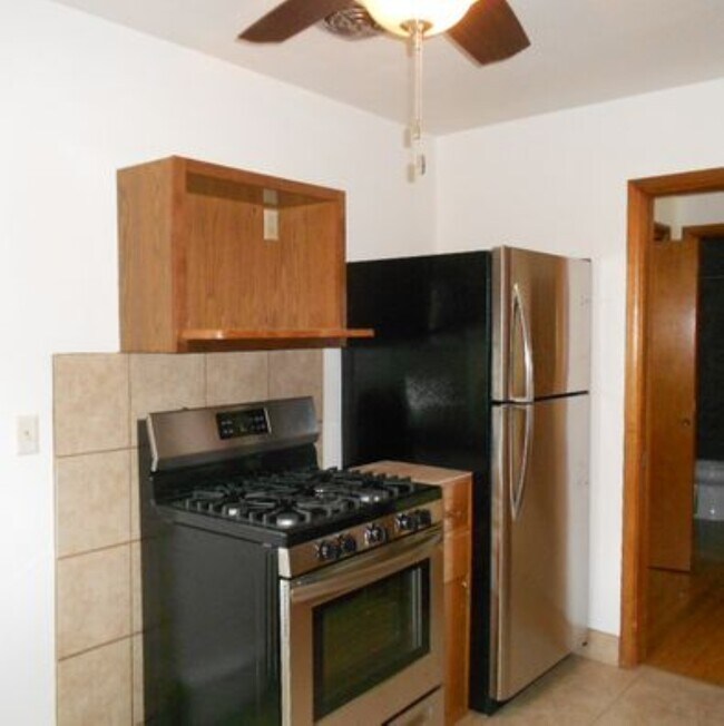 Foto del edificio - 112 E Dean Ave