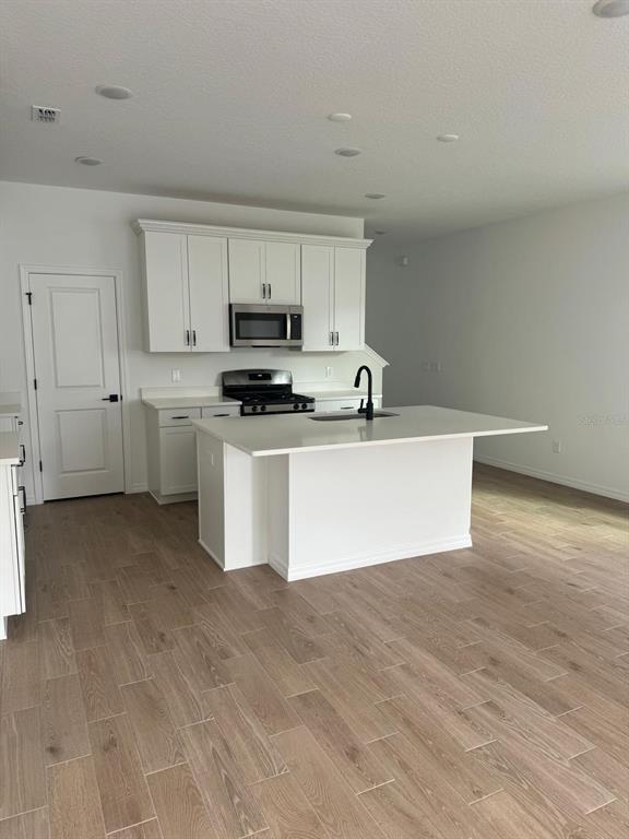 Foto del edificio - 15238 Blue Peacock Ln