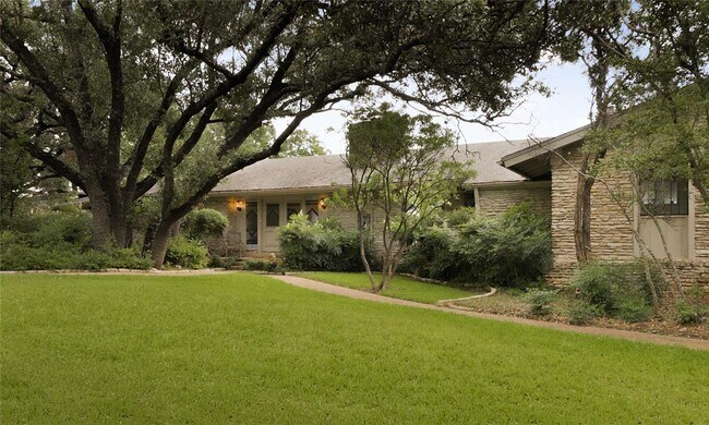 Foto del edificio - 2311 Camino Alto Rd