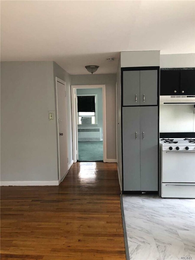 Foto del edificio - 128-11 135th Ave