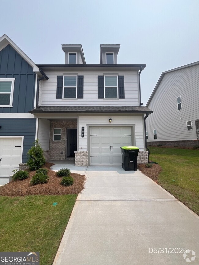 Building Photo - 229 Kenoot Dr