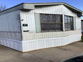 Building Photo - 4614 E Old Trail Rd