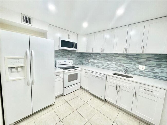 Foto del edificio - 636 NW 13th St