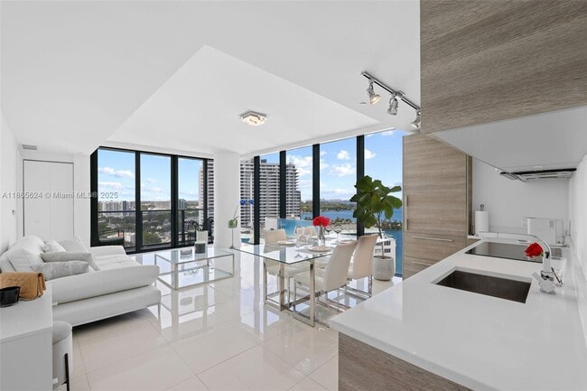 Foto del edificio - 650 NE 32nd St