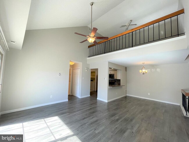 Building Photo - 432 Paddock Ct