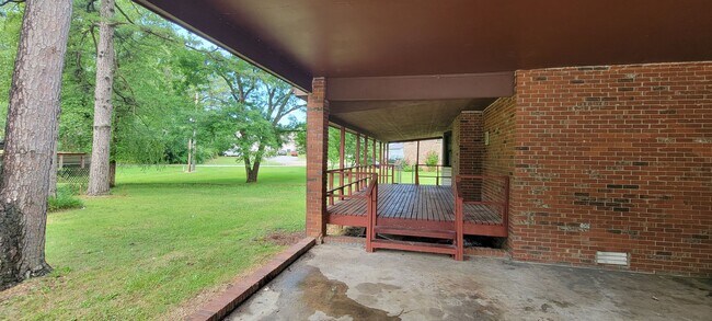 Foto del edificio - Spacious 3/2 in Quail Valley Subdivision