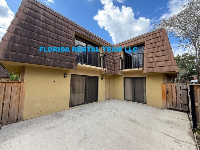Building Photo - 2/2.5 Townhome in Central Orlando