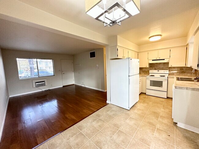 Foto del edificio - 1300 Brinkby Ave