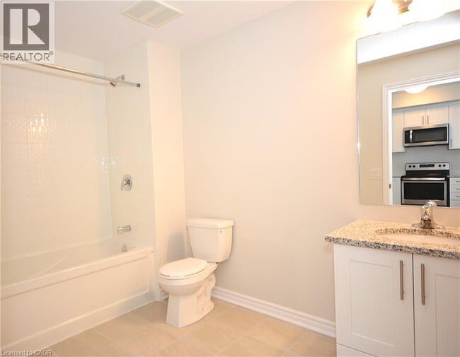 Photo du bâtiment - 150 Oak Park Blvd