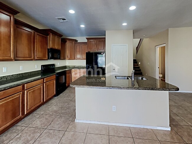 Foto del edificio - 7024 W Branham Ln