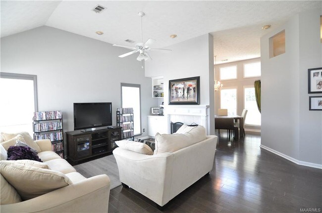 Foto del edificio - 848 Ryefield Rd