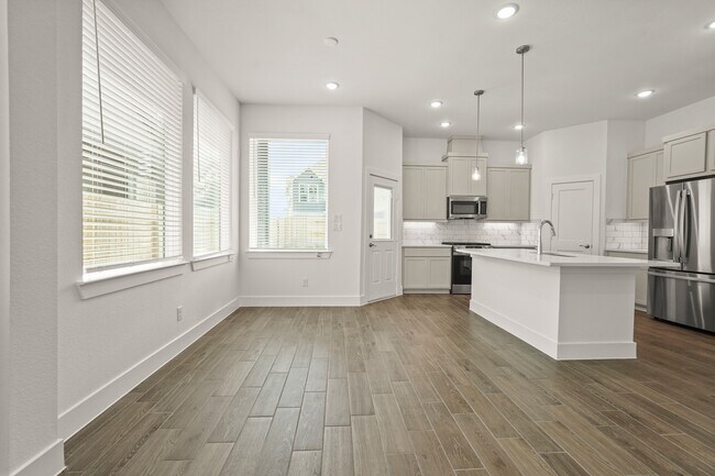 Building Photo - 9414 Spring Rain Dr