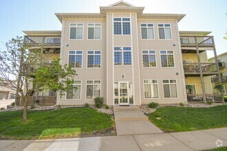 Building Photo - 7434 S Louise Ave