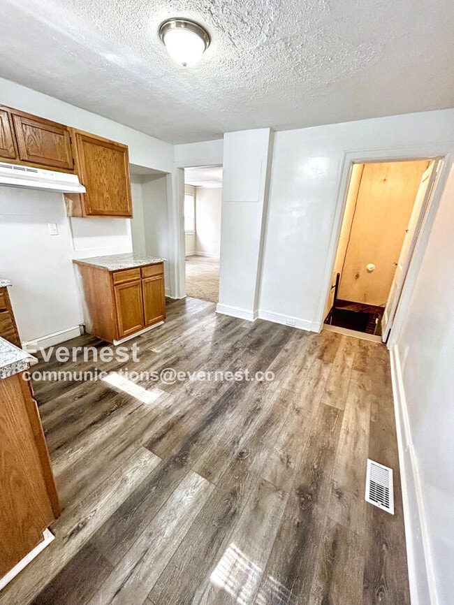 Foto del edificio - 2823 Glenn Ave NE
