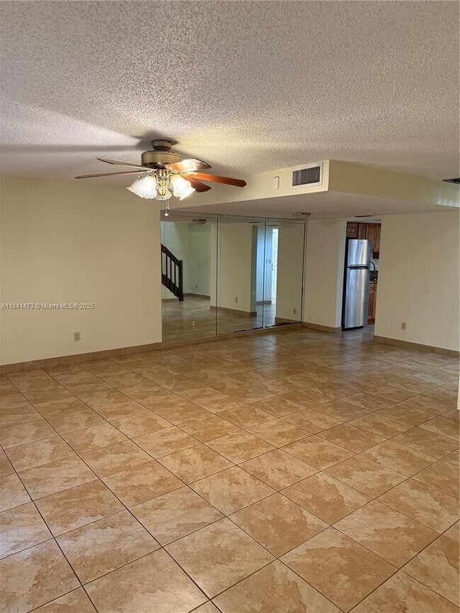 Foto del edificio - 2142 Nova Village Dr