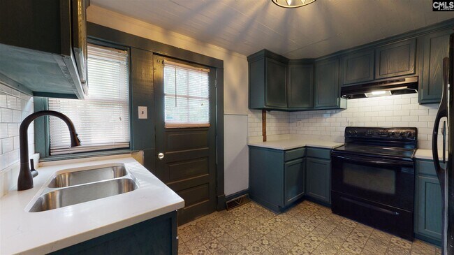 Building Photo - 3801 Lamar St