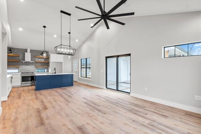 Foto del edificio - 205 Avenue None Ave