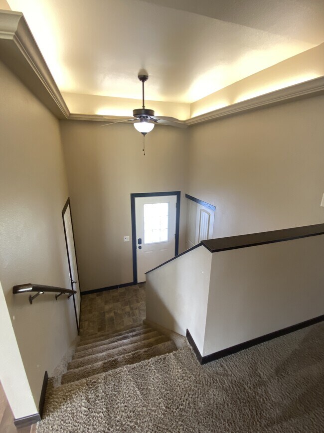 Building Photo - 639 38th Ave E