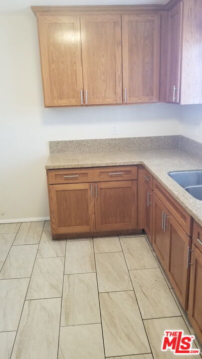 Foto del edificio - 1414 W 25th St