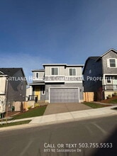 Building Photo - 893 NE Sagebrush Dr