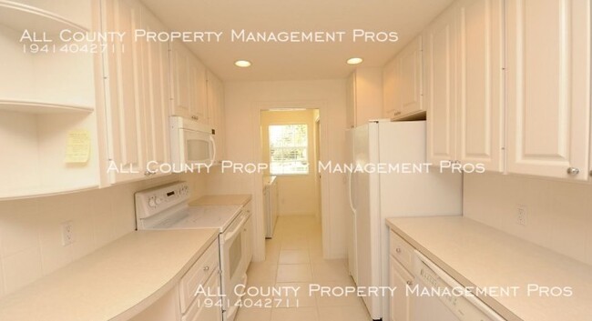 Building Photo - VillageWalk/Spacious/Great Amenities