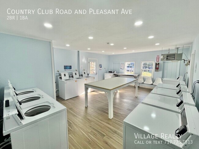 Foto del edificio - 619 Country Club Rd