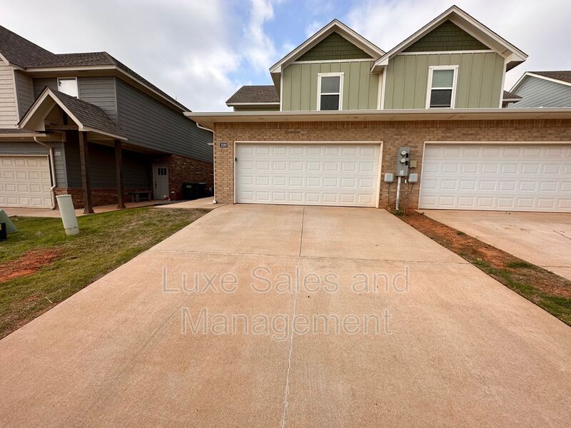 Foto principal - 2180 Camino Del Plaza Ln