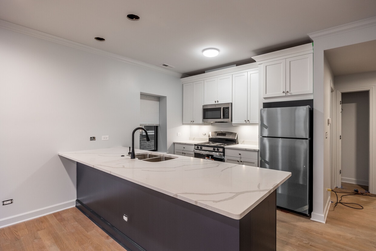 Foto principal - 3708 N Sawyer Ave