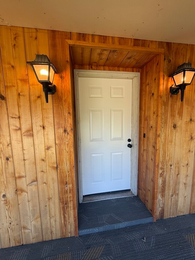 Puerta principal - 256 Hidden Valley Rd