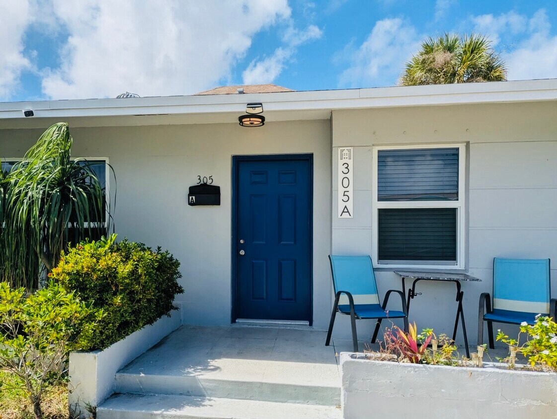 Photo - 305 3rd St (Lake Park, FL)