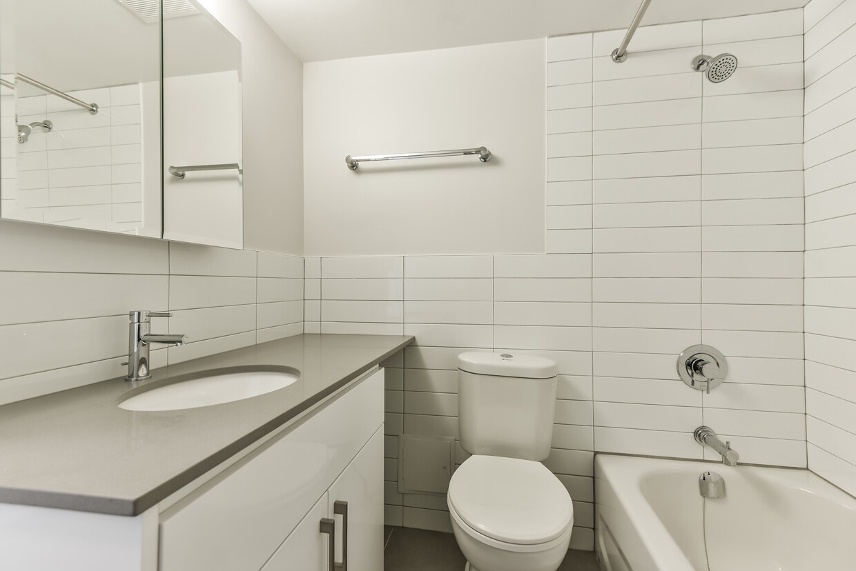 Building Photo - Prince Arthur