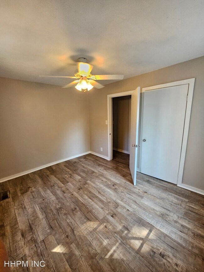 Building Photo - 2 br, 2 bath House - 712 E 2nd Street