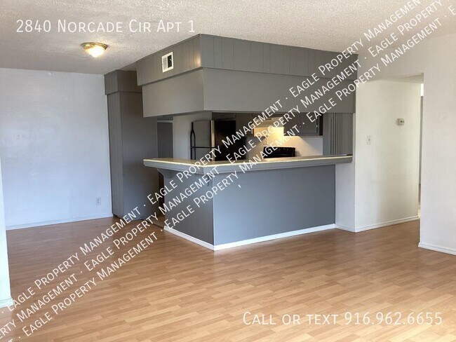 Foto del edificio - Downstairs Two Bedroom Unit