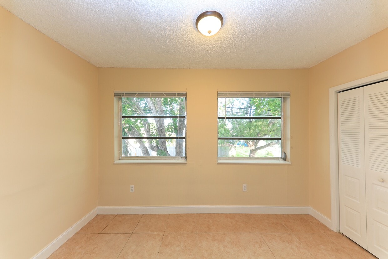 Foto principal - 921 N 19th Ave