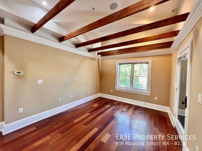 Foto del edificio - 936 Madison St NW