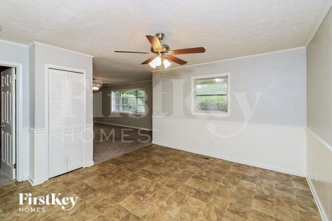 Building Photo - 944 Villa Rica Rd