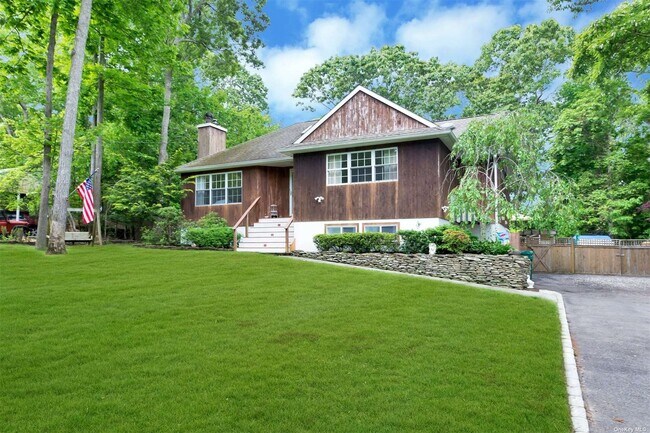 Foto del edificio - 37 Bittersweet Ave