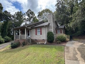 Building Photo - 206b Wildwood Dr