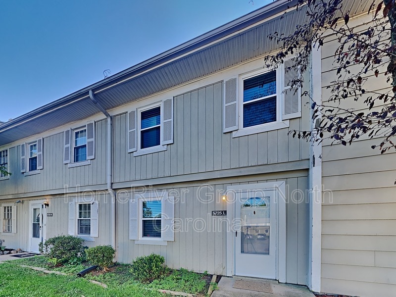 5725 Bramblegate Rd Unit L, Greensboro, NC 27409 Condo for Rent in