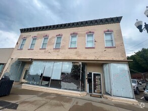 Building Photo - 200 S Main St