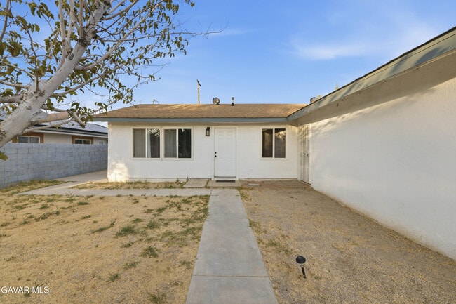 Building Photo - 38466 Sumac Ave