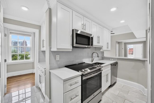 Building Photo - 30 5th St NE