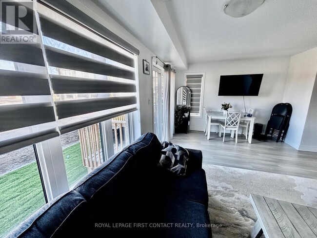 Building Photo - 21 Blue Frst Cres