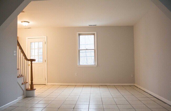 Building Photo - 173 Cardinal Rd