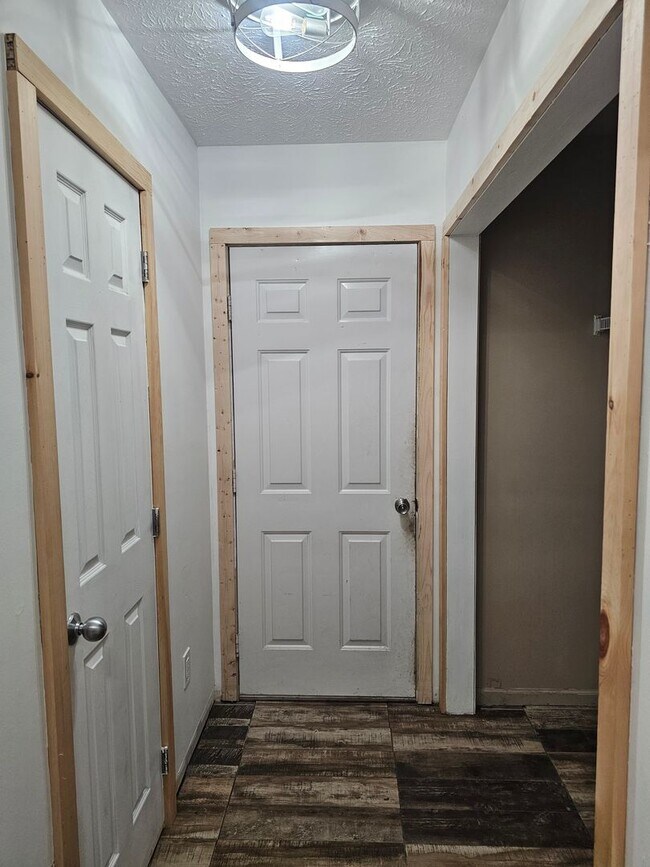 Foto del edificio - 5679 Hickory Fork Rd