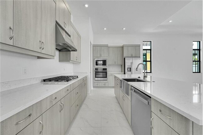 Building Photo - 13920 Vivant Dr