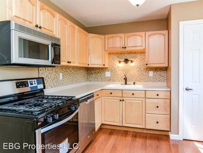 Building Photo - 4 br, 2 bath House - 412 Mary Street