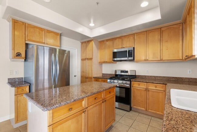 Foto del edificio - 15804 Crest Ln