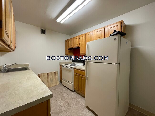 Building Photo - 78 Westland Ave